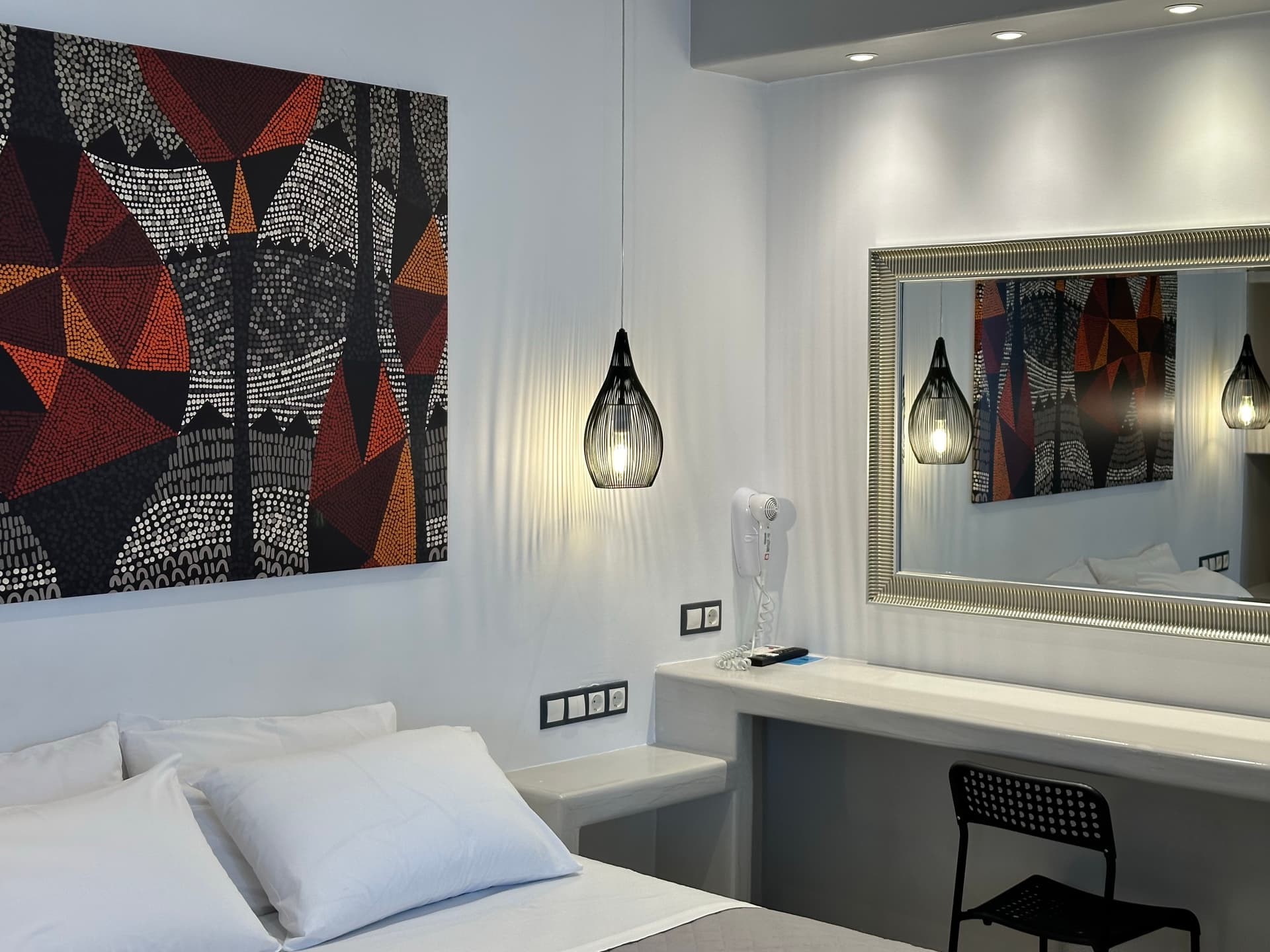 Apartment with kitchenette and living area - View 5