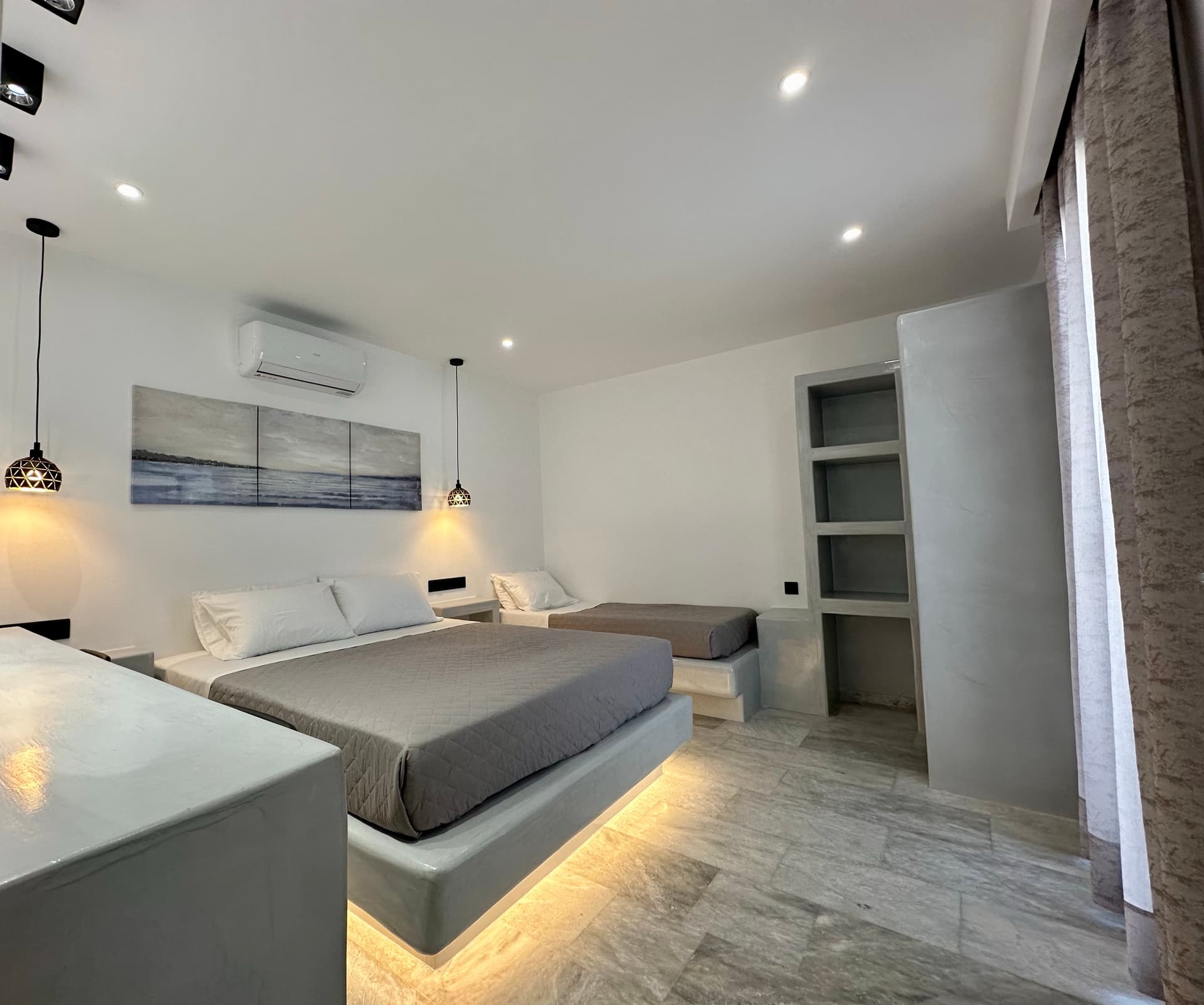 Superior Apartment spacious interior - View 4